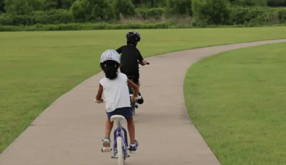 Fahrradfahren mit kleinen Kindern - dein ultimativer Guide